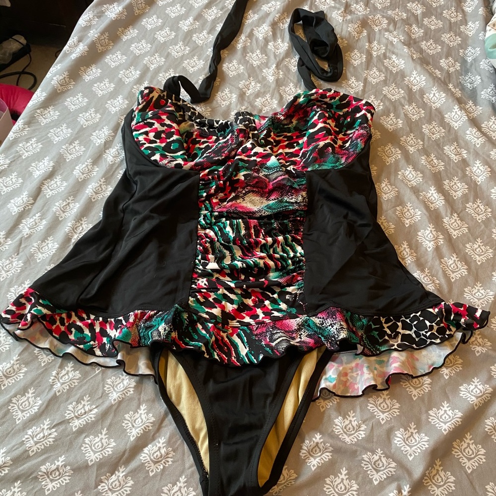 Torrid one piece bathing suit size 0